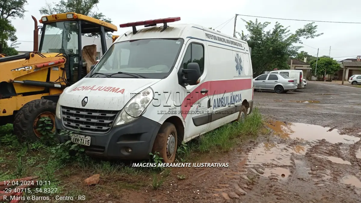 LOTE 004 - Renault, Master 2.3 dCi Grand Furgão 16v, 2014/2015