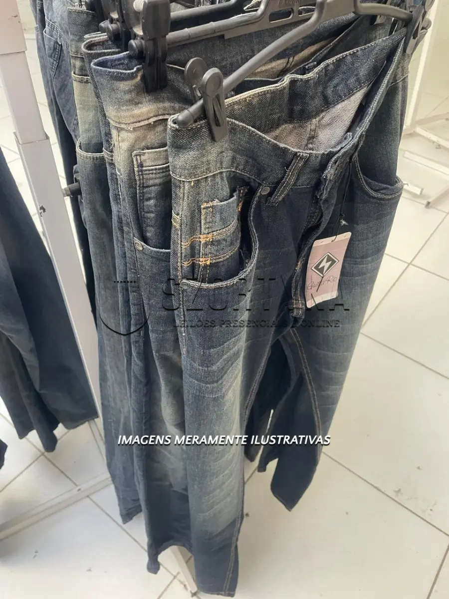 LOTE 001 - 19 CALÇAS JEANS MASCULINAS, TAMANHOS VARIADOS