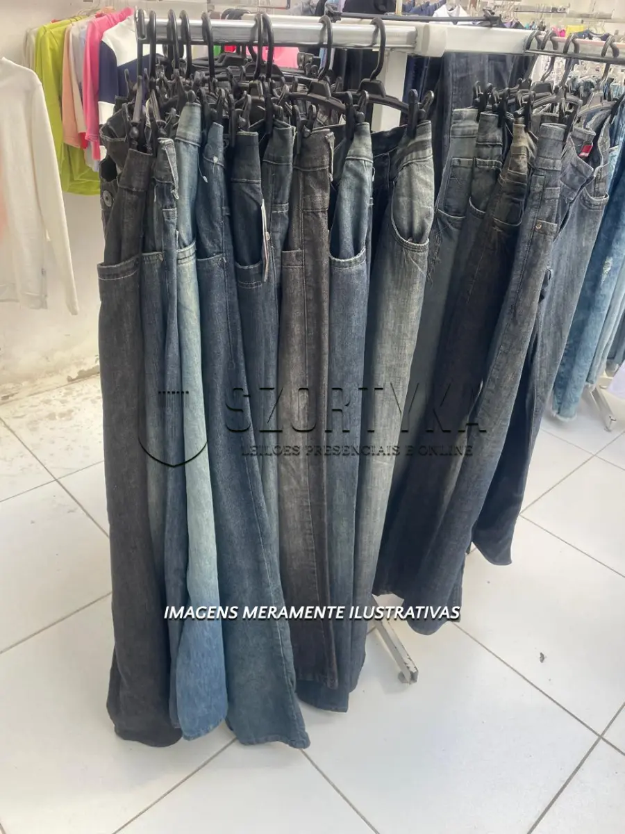 LOTE 001 - 19 CALÇAS JEANS MASCULINAS, TAMANHOS VARIADOS
