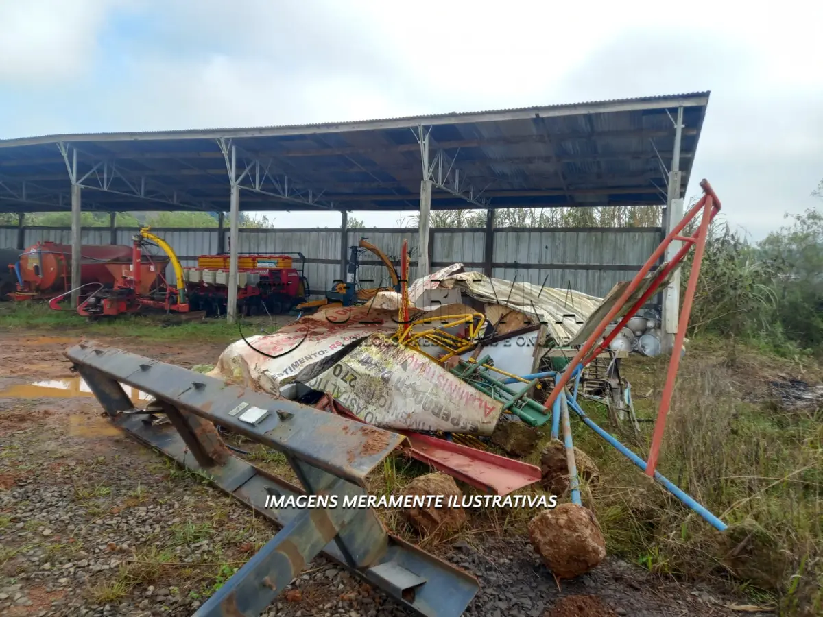 LOTE 015 - LOTE DE MATERIAIS DIVERSOS
