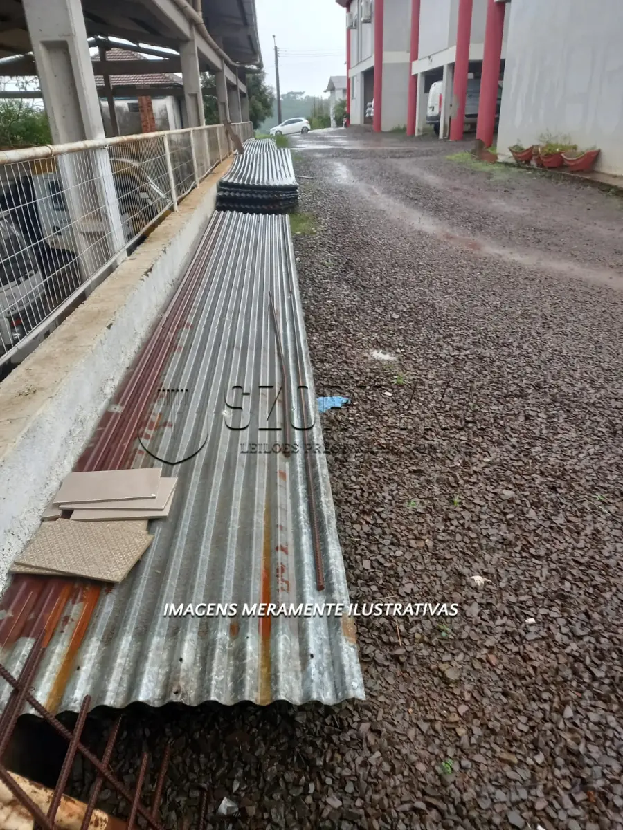 LOTE 016 - LOTE DE FOLHAS DE ZINCO
