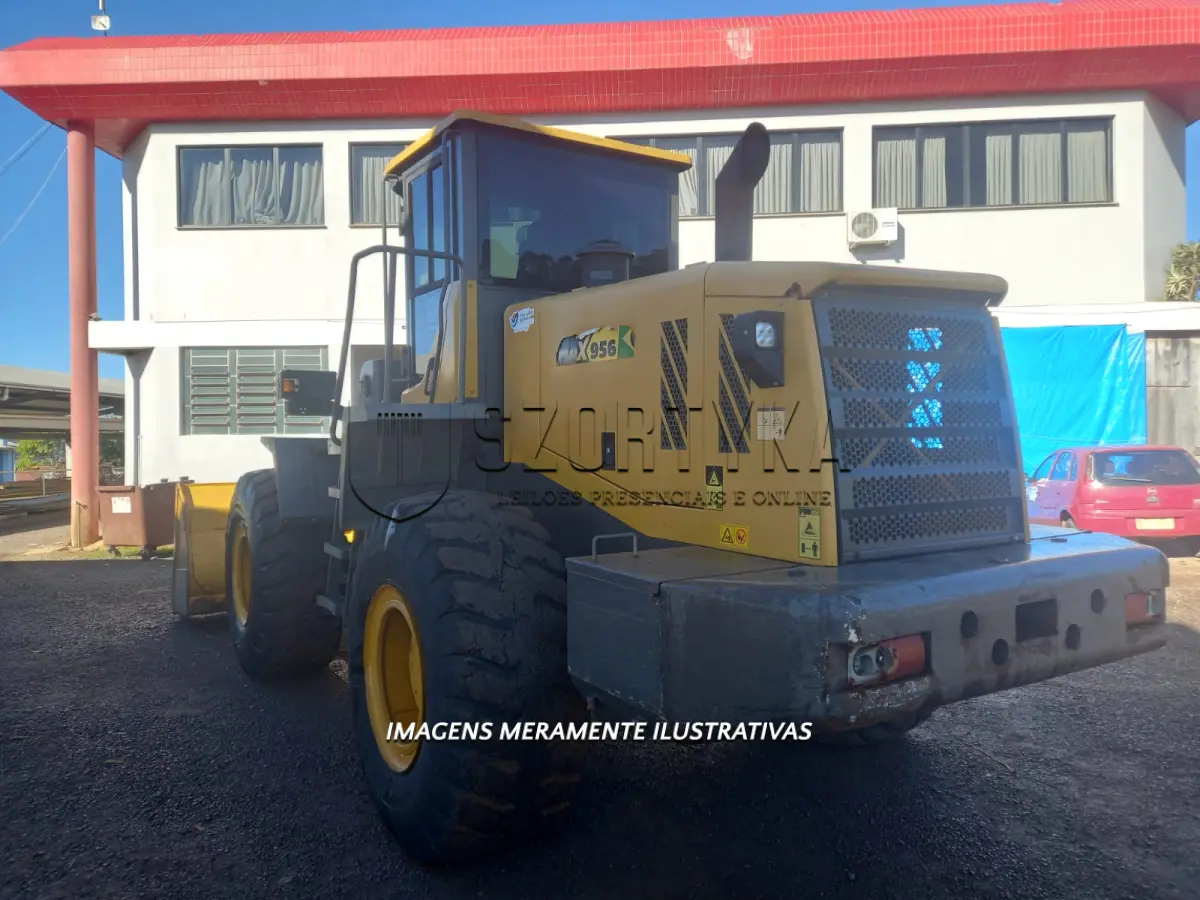 LOTE 003 - PÁ CARREGADEIRA MAXLOADER 956L, 2019 E 2 PNEUS RECAPADOS AEOLUS TYRE.CO.LTD.16 LONAS