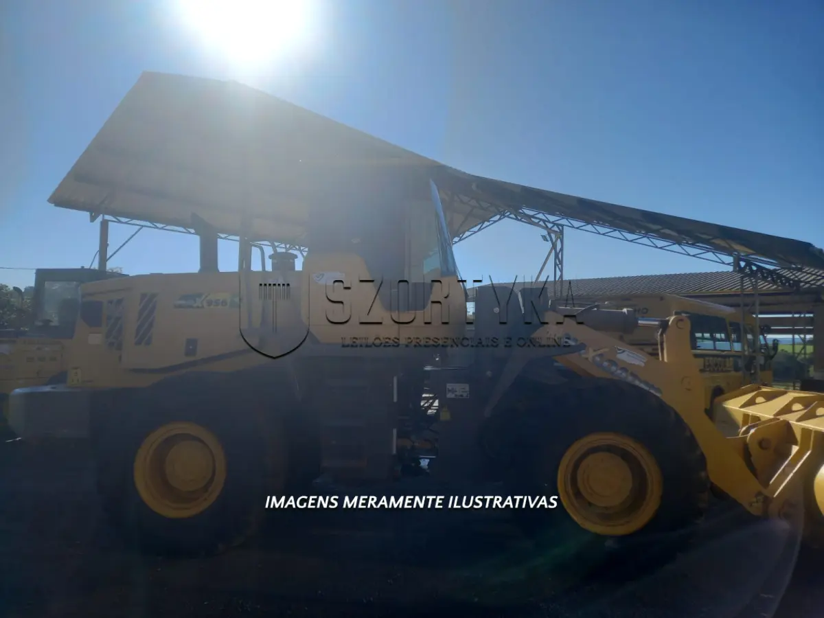 LOTE 003 - PÁ CARREGADEIRA MAXLOADER 956L, 2019 E 2 PNEUS RECAPADOS AEOLUS TYRE.CO.LTD.16 LONAS