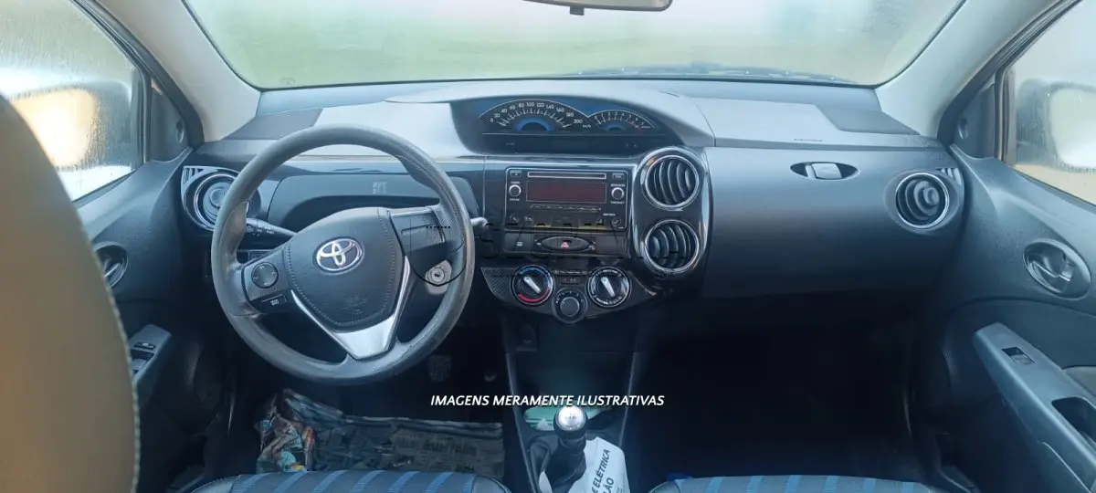LOTE 002 - TOYOTA ETIOS SD XS 5P, FLEX, ANO/MODELO 2015/2015