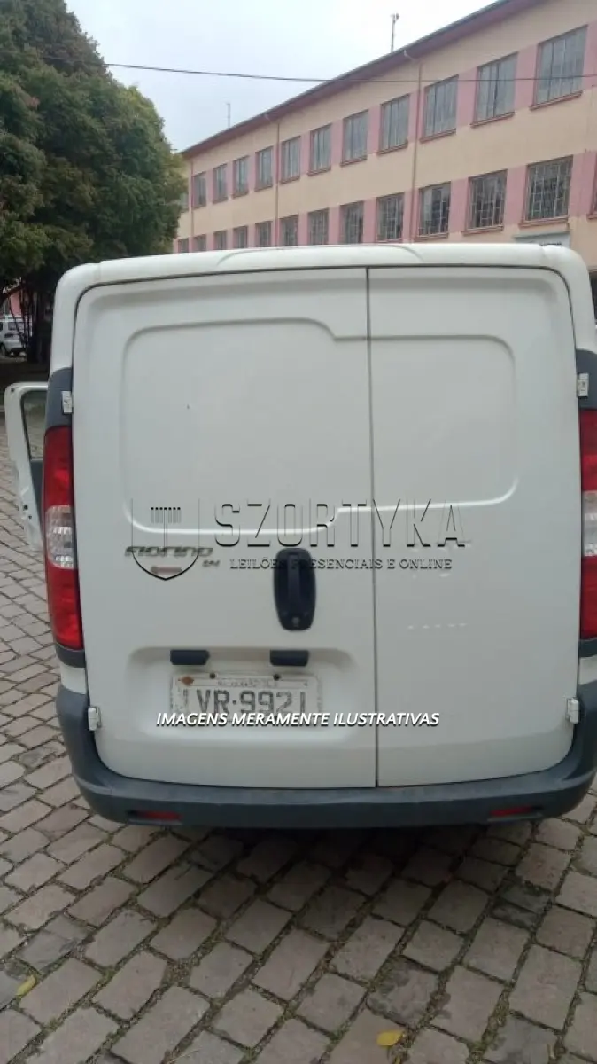 LOTE 019 - VEÍCULO FIAT/FIORINO FURGÃO 1.4, PLACAS IVR9921, ANO/MOD 2014/2014