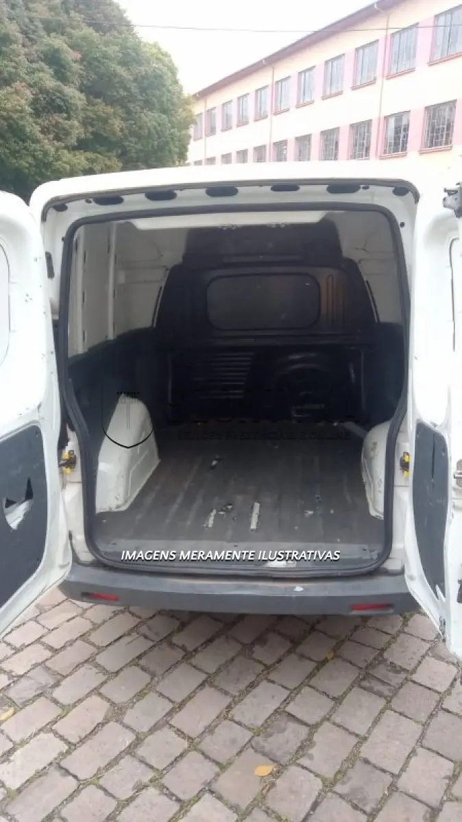 LOTE 019 - VEÍCULO FIAT/FIORINO FURGÃO 1.4, PLACAS IVR9921, ANO/MOD 2014/2014