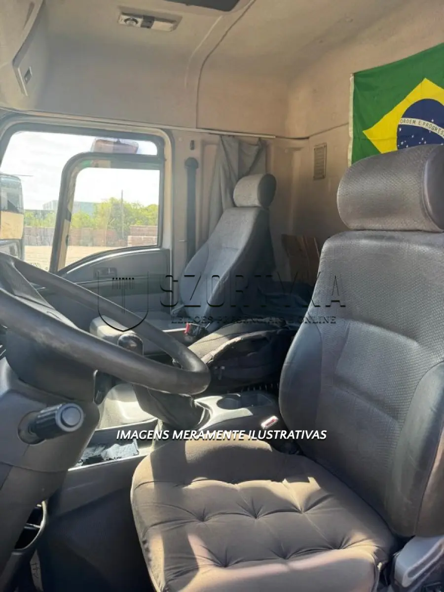 LOTE 002 - Ford/Cargo 2428 CNL, placas ITB9H80, ano/modelo 2011/2012, cor branca, 4 eixos, carroceria aberta.