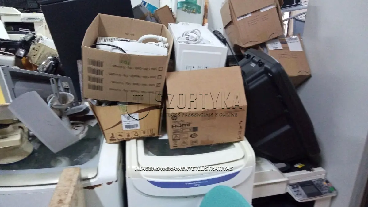 LOTE 017 - LOTE DE APARELHOS DOMÉSTICOS, DE ESCRITÓRIO, DE SOM E IMAGEM