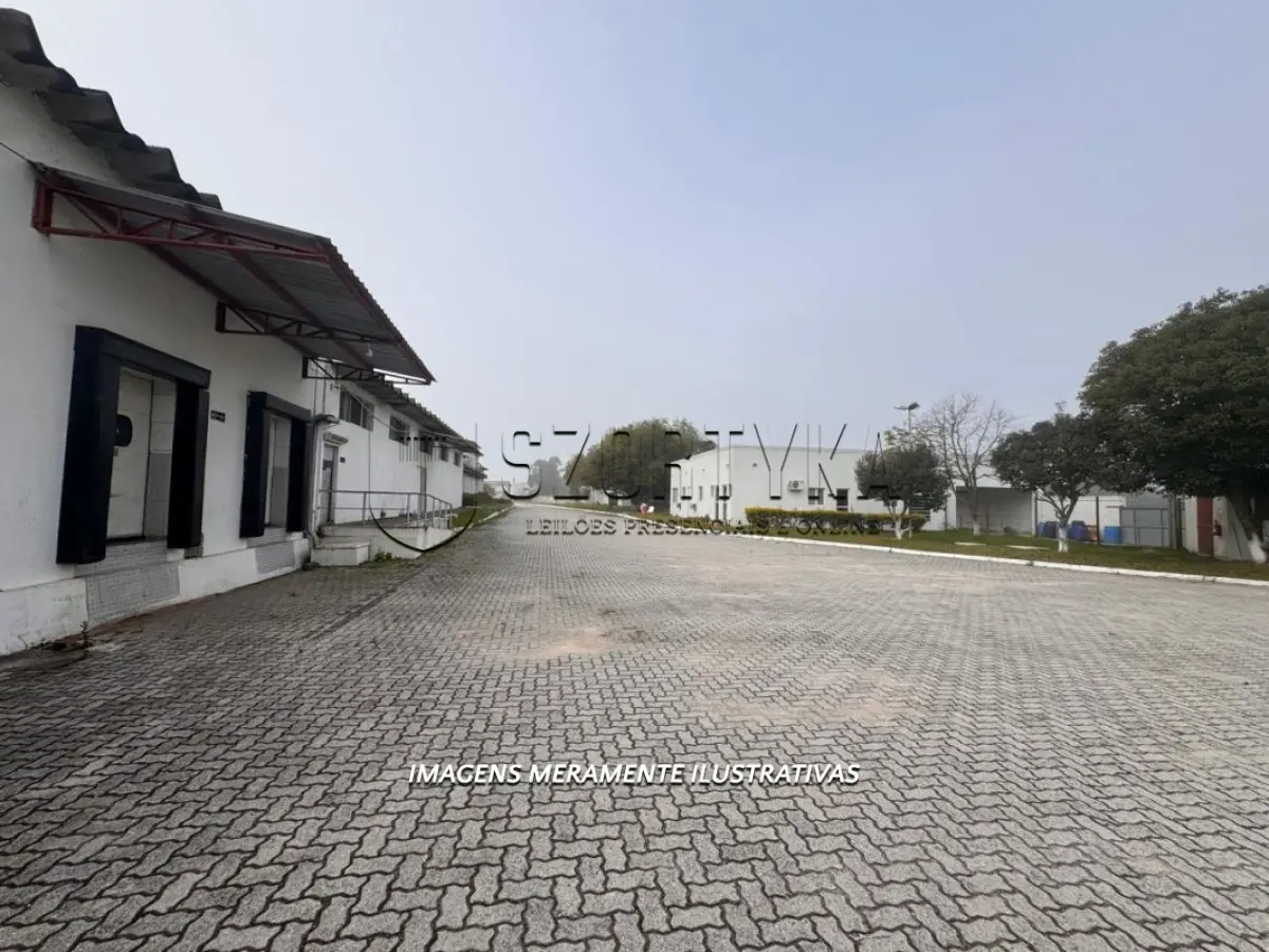 LOTE 001 - IMÓVEL INDUSTRIAL COM ÁREA DE 13,3193 HA COM ESTRUTURA DE FRIGORÍFICO