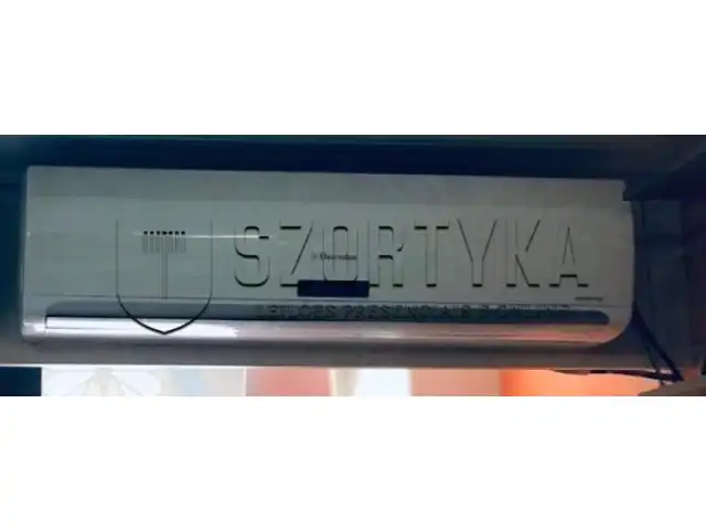 Leilão de  04 ar condicionados, 01 televisor 32" e 01 escrivaninha.
