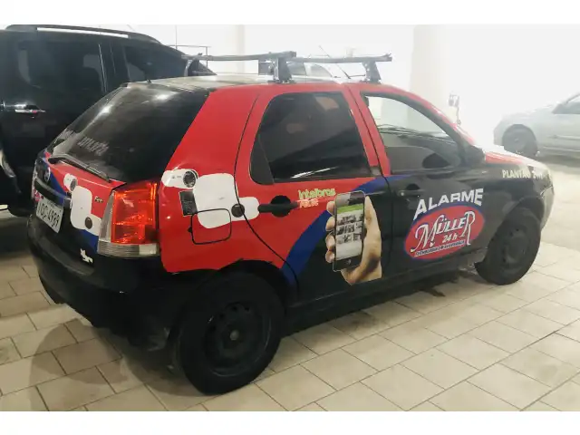 Leilão de um veículo Fiat Palio Fire Flex, ano/mod 2007/2008, 04 portas.