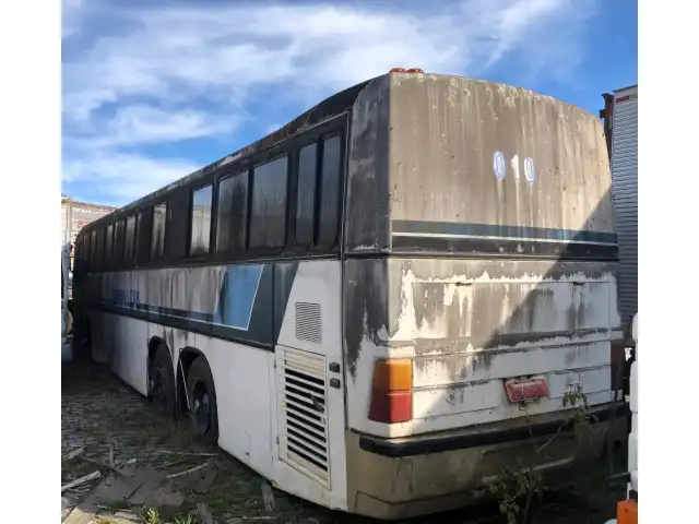 LEILÃO DE UM ÔNIBUS MERCEDES-BENZ, ANO/MODELO 1985.