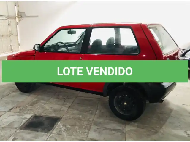 LEILÃO DE UM VEÍCULO FIAT UNO, COR VERMELHA, ANO/MOD 2013/2013