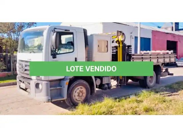 LEILÃO DE UM CAMINHÃO  VW13.180 CNM, COM MUNCK E CABINE DE PASSAGEIROS, ANO 2010