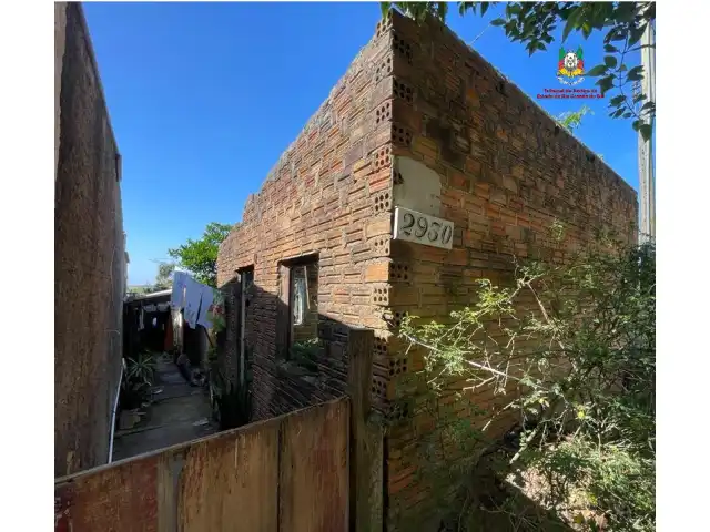 LEILÃO DE UM IMÓVEL EM SÃO LOURENÇO DO SUL COM 180M²