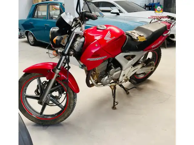 LEILÃO DE UMA HONDA CBX/250 TWISTER, 2004
