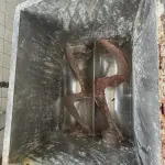 UMA MASSEIRA SIAM UTIL, CAPACIDADE 200KG