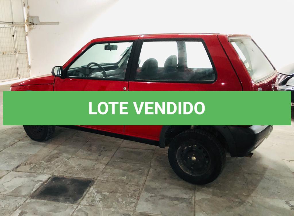 LEILÃO DE UM VEÍCULO FIAT UNO, COR VERMELHA, ANO/MOD 2013/2013