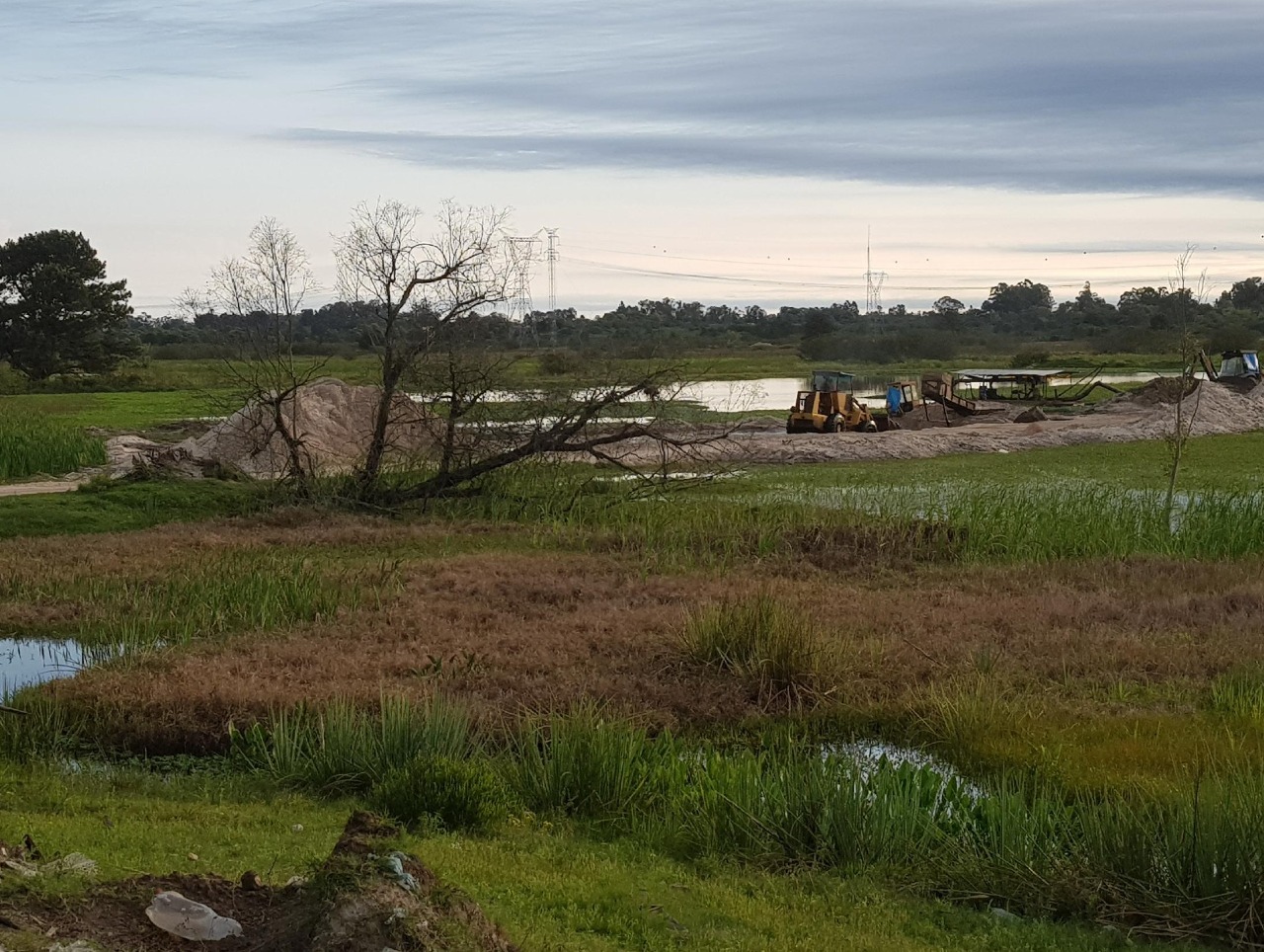 Leilão de  37,5m³ de areia média lavada.