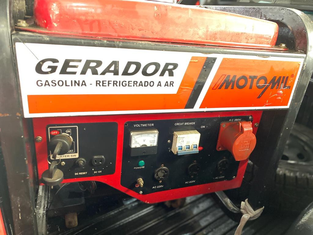 LEILÃO DE UM GERADOR MOTOMIL, A GASOLINA, REFRIGERADO A AR