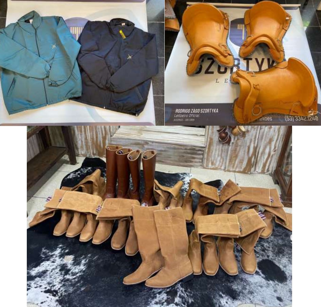 Leilão de uma máquina de dobrar canos e diversas selas, botas e jaquetas.