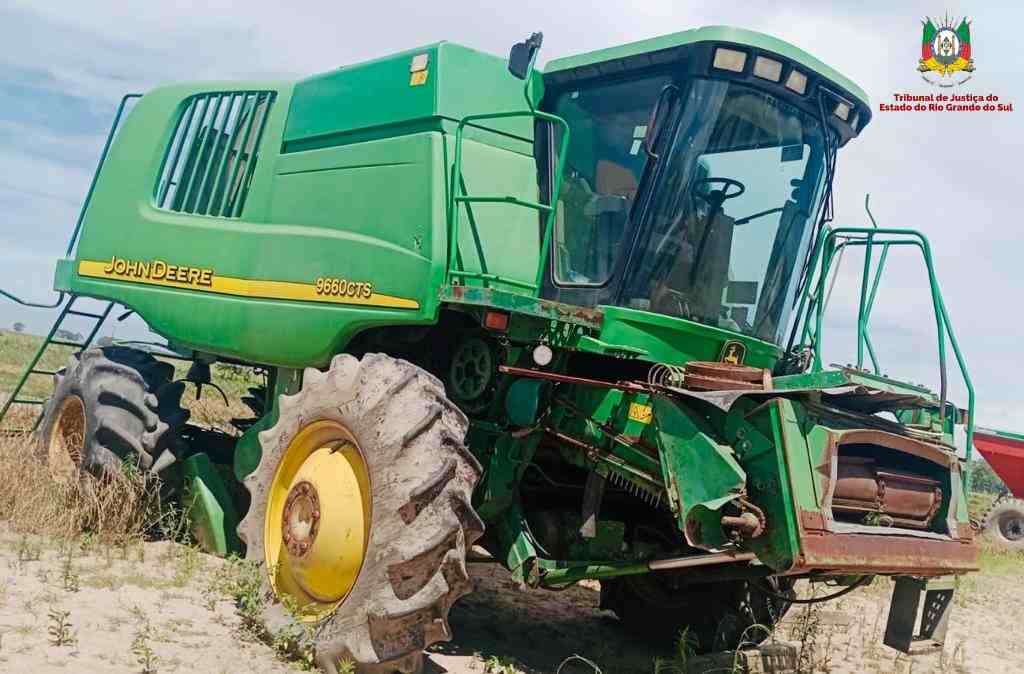 LEILÃO DE UMA COLHEITADEIRA JOHN DEERE 9660CTS2, 2003, 4X4