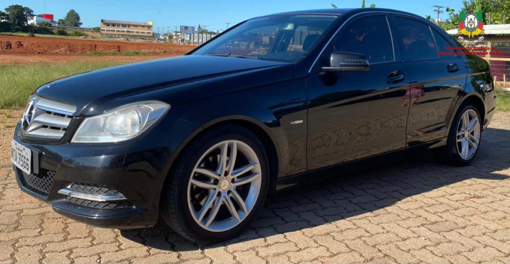 Leilão de uma  Mercedes Benz  C-180 CGI,  2012