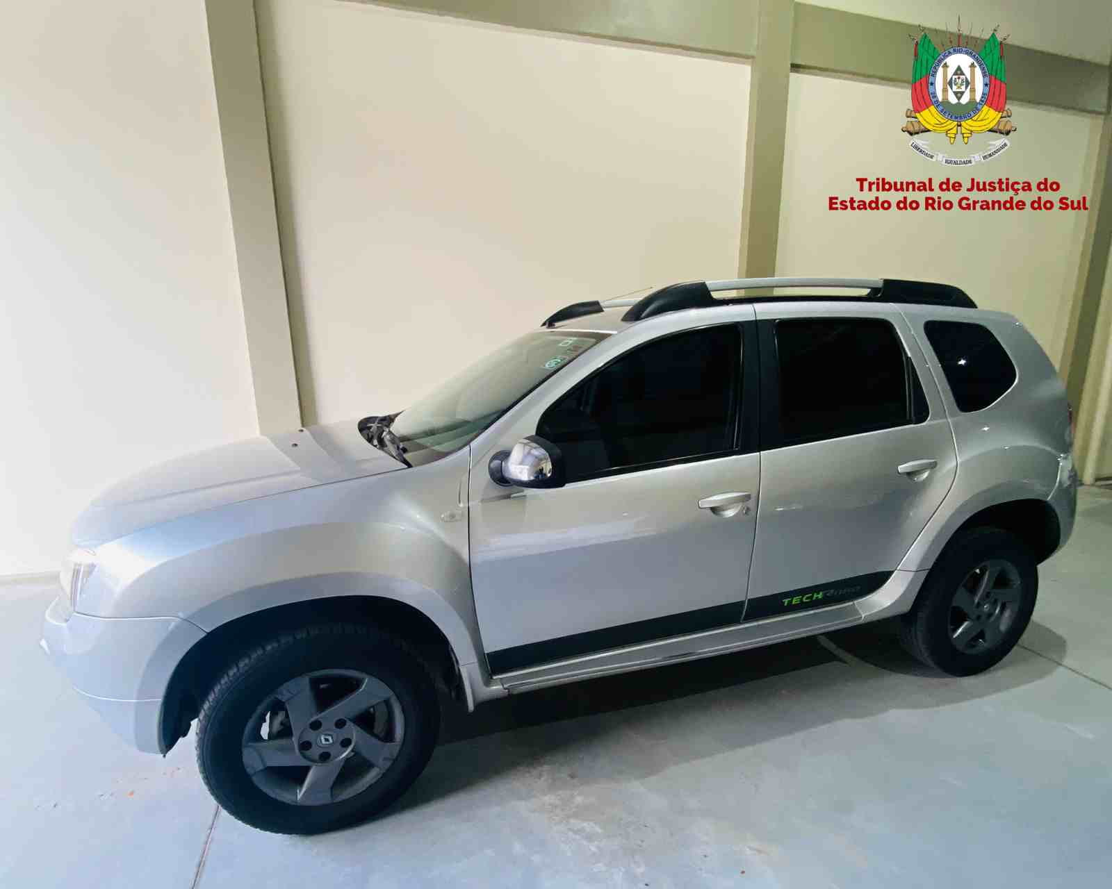 LEILÃO DE UM RENAULT/DUSTER TECHROAD AUT 2.0, 2013
