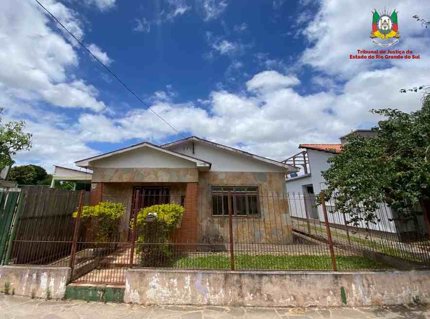 LEILÃO DE UM IMÓVEL NA AV. PRESIDENTE VARGAS EM CAMAQUÃ