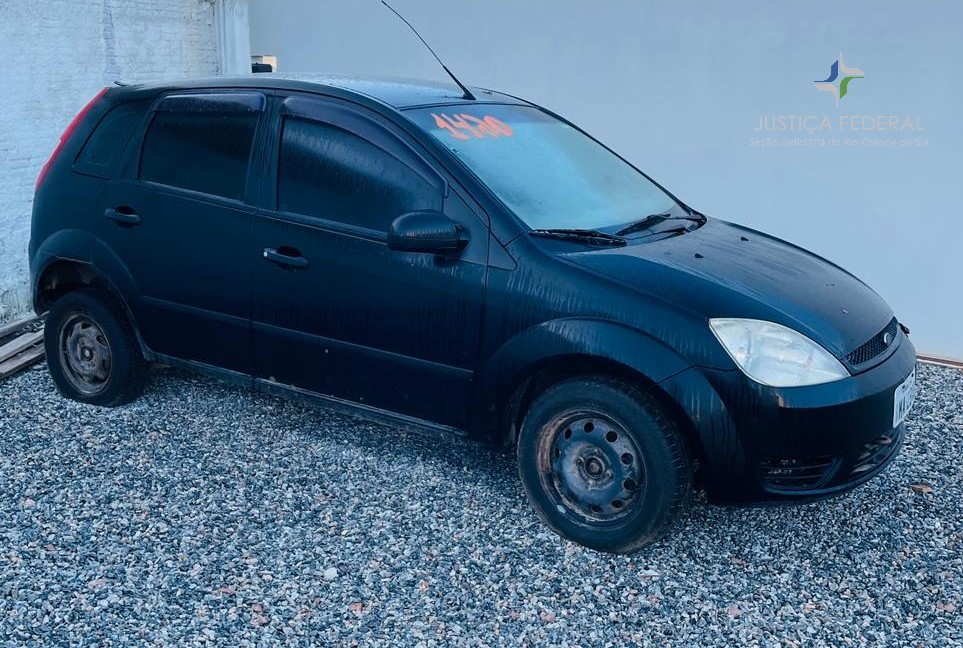 LEILÃO DE UM FORD/FIESTA 2004/2005