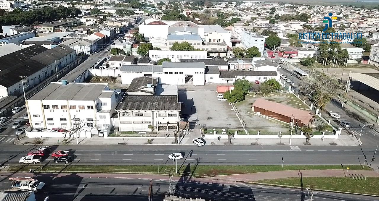 VENDA DIRETA DE UM IMÓVEL NA PRAÇA 20 DE SETEMBRO EM PELOTAS COM 5.663,77 m²