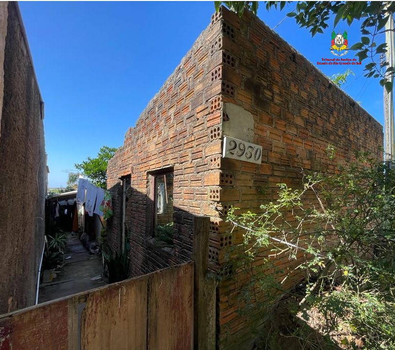 LEILÃO DE UM IMÓVEL EM SÃO LOURENÇO DO SUL COM 180M²