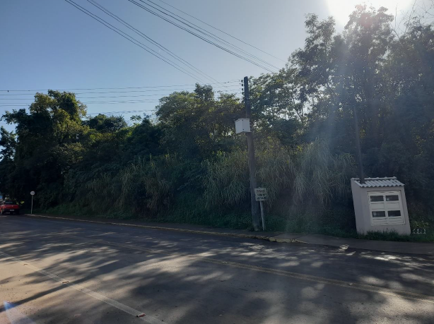 Uma Fração De Terras, Com Área Superficial De 60.112,68m², Sem Benfeitorias, Situada Na Avenida Salvador, Zona Urbana Da Cidade De Tupandi/rs, localizado em Tupandi - RS