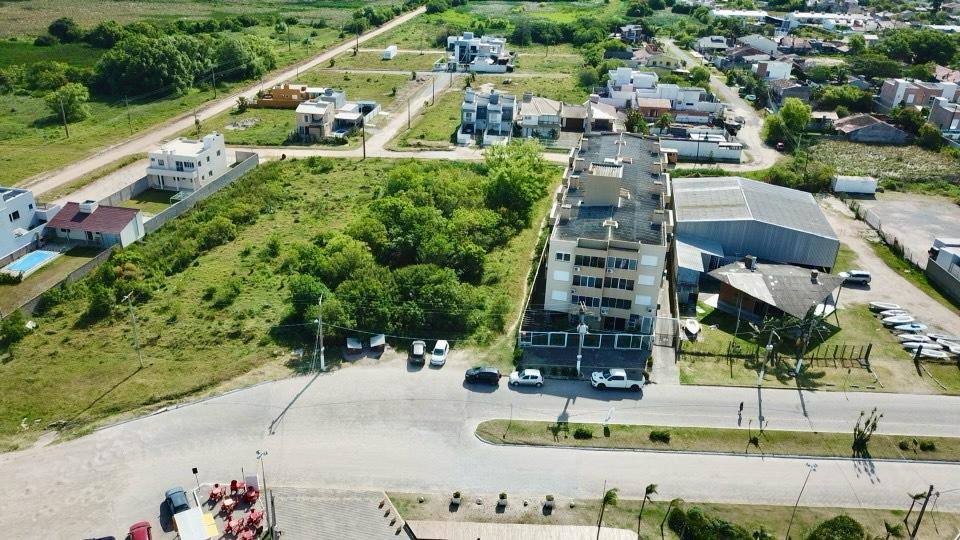 Um Terreno Com 505,12m² Na Beira Da Praia Do Laranjal Em Pelotas, localizado em Pelotas - RS
