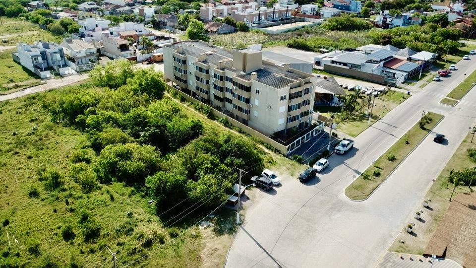 Um Terreno Com 505,12m² Na Beira Da Praia Do Laranjal Em Pelotas, localizado em Pelotas - RS
