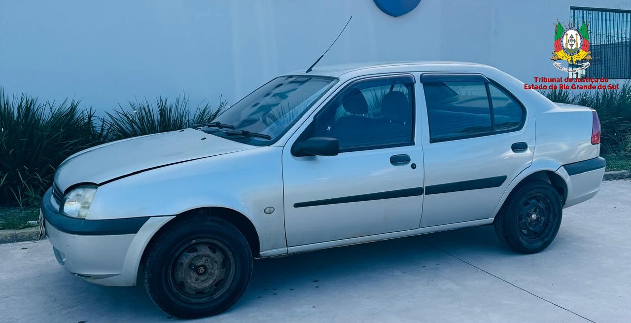 LEILÃO DE UM FORD FIESTA STREET,  2001/2002