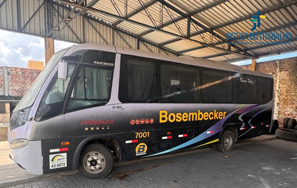 LEILÃO DE UM MICRO-ÔNIBUS VW/M.POLO SENIOR ON, 2011/2012