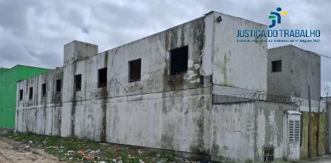 VENDA DIRETA DE UM IMÓVEL NA CIDADE DE PELOTAS COM 300m²